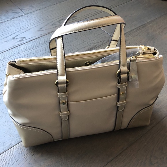 Brand New Kate Landry Multi-Pocket Shoulder Bag w/Long Strap - Picture 7 of 9